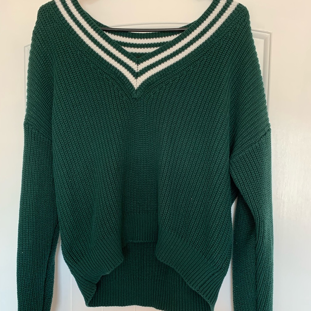 Dark green and white forever 21 sweater, size small